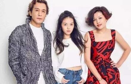 李咏八卦，主持人李咏是得什么症(主持人李咏得什么癌)