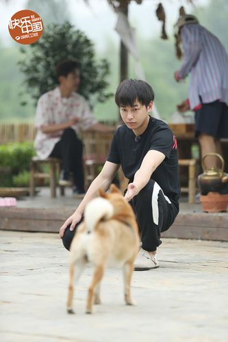 彭昱畅个人资料及作品，彭昱畅的家(彭昱畅的家庭成员)