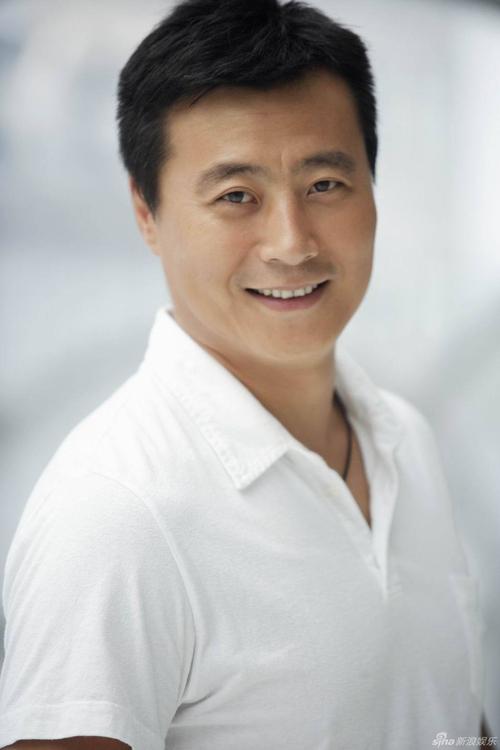 演员任程伟，任程伟帅吗(演员任程伟年轻的照片)