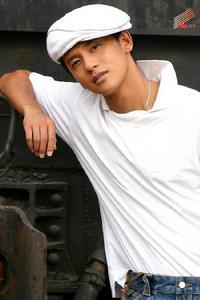 演员崔林,崔林结婚(崔林个人简历照片)