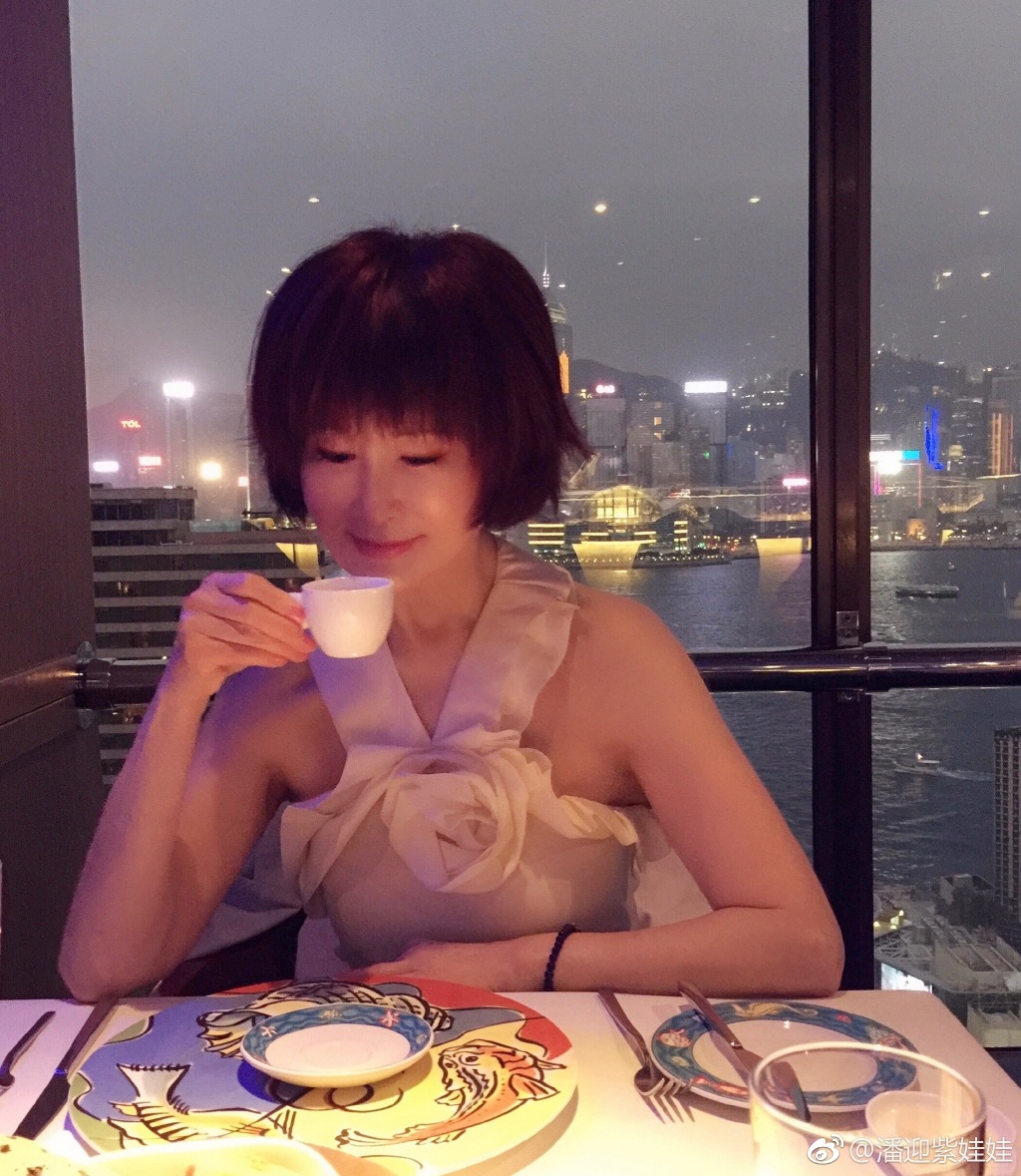 潘迎紫没有修饰的近照图(潘迎紫年轻美照)