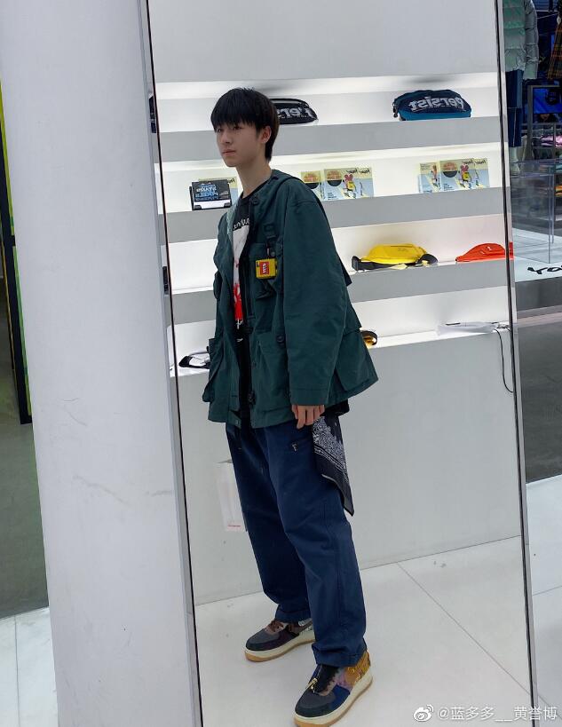 黄誉博长大后的帅气照片(黄誉博的身高) 黄誉博长大后的帅气照片(黄誉博的身高)