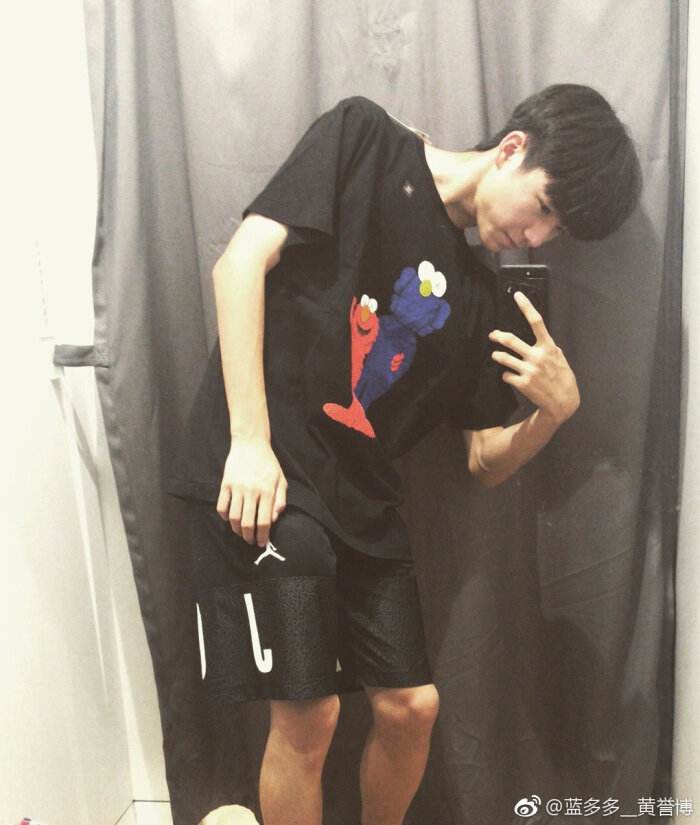 黄誉博长大后的帅气照片(黄誉博的身高) 黄誉博长大后的帅气照片(黄誉博的身高)