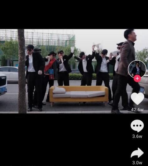 朱一旦的最新的劳力士多少钱(朱一旦我看了看我的劳力士)