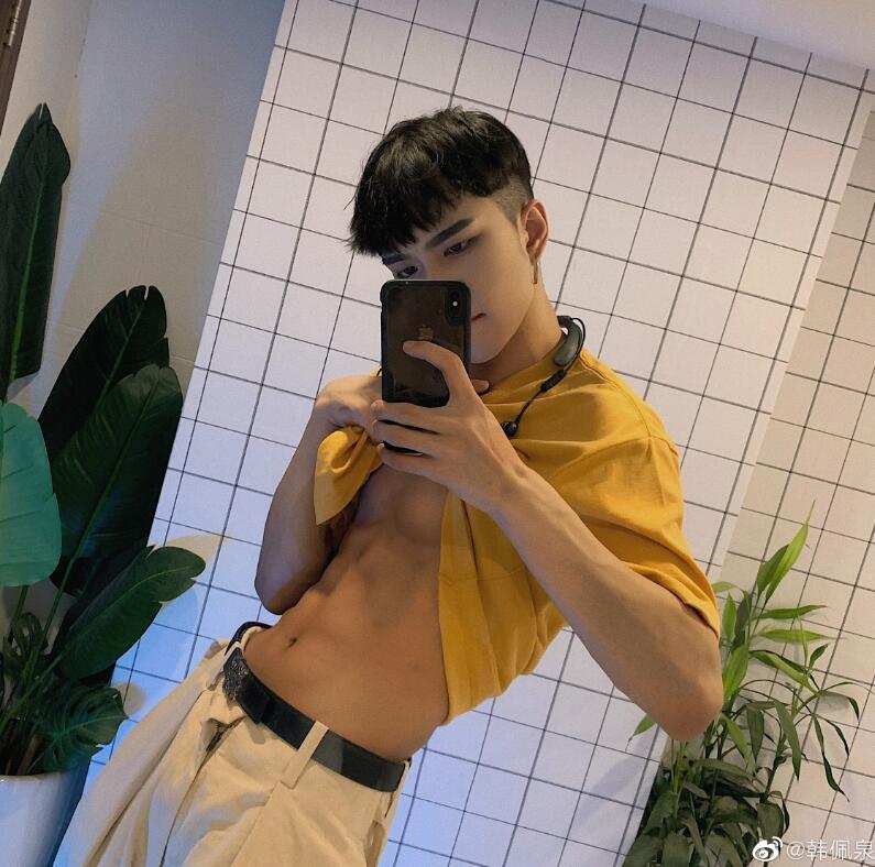 韩佩泉被谁威胁？他和辛巴是什么关系？