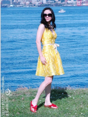 薛宝钗扮演者张莉老公是谁？张莉在剧组不合