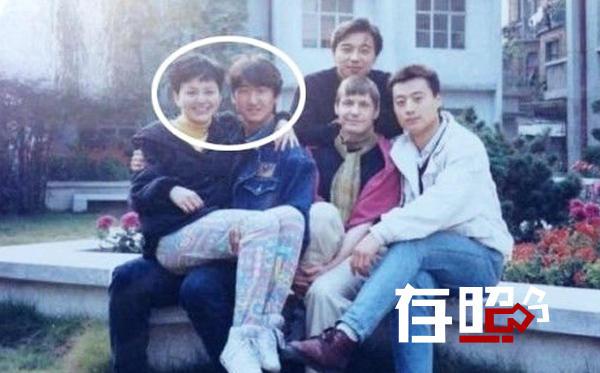 王琳和周杰是同学吗？王琳的胸大性感照片