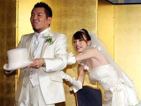 藤本敏史木下优树菜是怎么在一起的