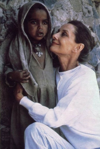 奥黛丽·塔图和赫本有关系吗(奥黛丽·赫本和希特勒) 奥黛丽·塔图和赫本有关系吗(奥黛丽·赫本和希特勒)