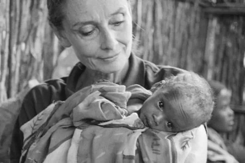 奥黛丽·塔图和赫本有关系吗(奥黛丽·赫本和希特勒) 奥黛丽·塔图和赫本有关系吗(奥黛丽·赫本和希特勒)