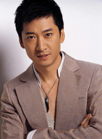 王琳和周杰是同学吗？王琳的胸大性感照片