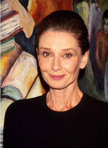 奥黛丽赫本是怎么死的?赫本为什么如此受欢(奥黛丽·赫本早年经历) 奥黛丽赫本是怎么死的?赫本为什么如此受欢(奥黛丽·赫本早年经历)