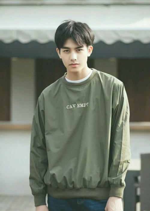 宋威龙不可能是99年的，宋威龙出(宋威龙不是99年的实锤证明)