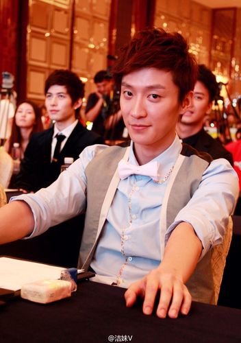 李易峰乔任梁，乔任梁赵丽颖李易峰(乔任梁 赵丽颖)