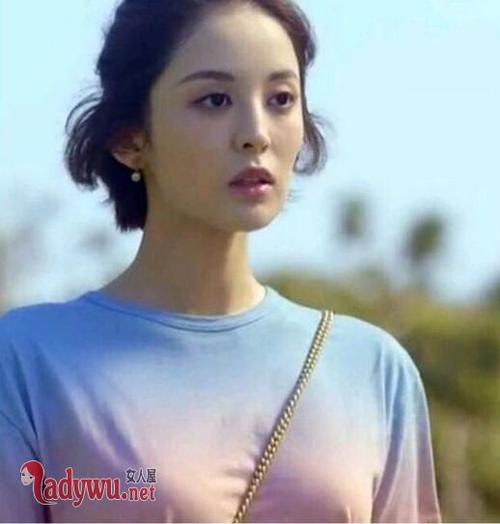 古力娜扎激凸，赵露思泳装(古力娜扎穿泳装拍戏)