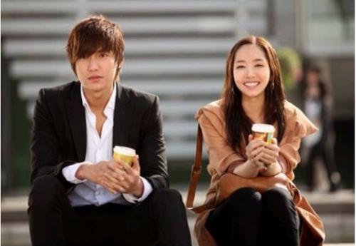 刘仁娜整容前,大泫整容前照片(朴韶拉整过容吗) 刘仁娜整容前,大泫整容前照片(朴韶拉整过容吗)