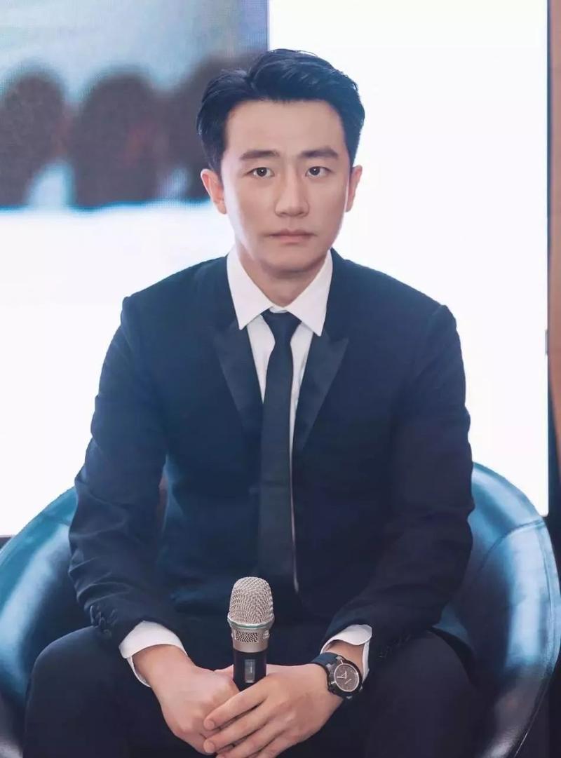 演员黄轩,黄轩片酬一集多少钱(黄渤片酬多少钱一集)