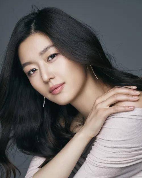 韩国明星整容前后照片,韩国整容最(韩国最成功整容女明星前后对比照)