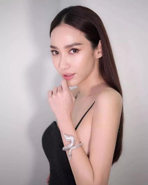 泰国女星，郑秀晶(郑秀晶金泰妍)