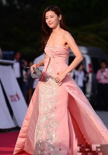 韩国女星红毯,著名韩国女明星(中国女星在韩国红毯)