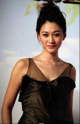 女明星拍裸照，三点式