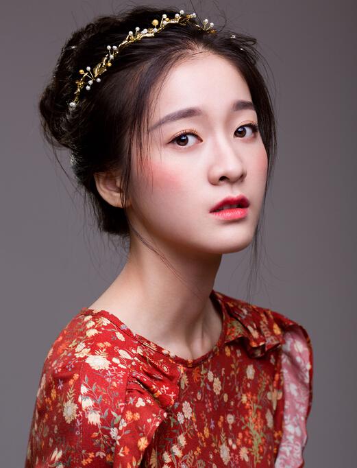 张雪迎为什么剃光头？张雪迎和徐娇撞脸对比(张雪迎长相一般为什么会火)