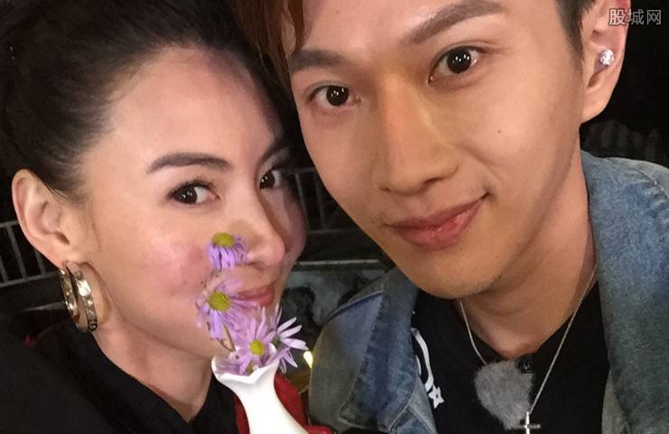 何孟怀和张柏芝在一起了吗?何孟怀是不是上(张柏芝的老公何孟怀是干什么的)