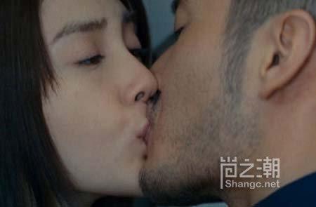 杨颖被强吻扒皮图片，黄晓明杨颖怎