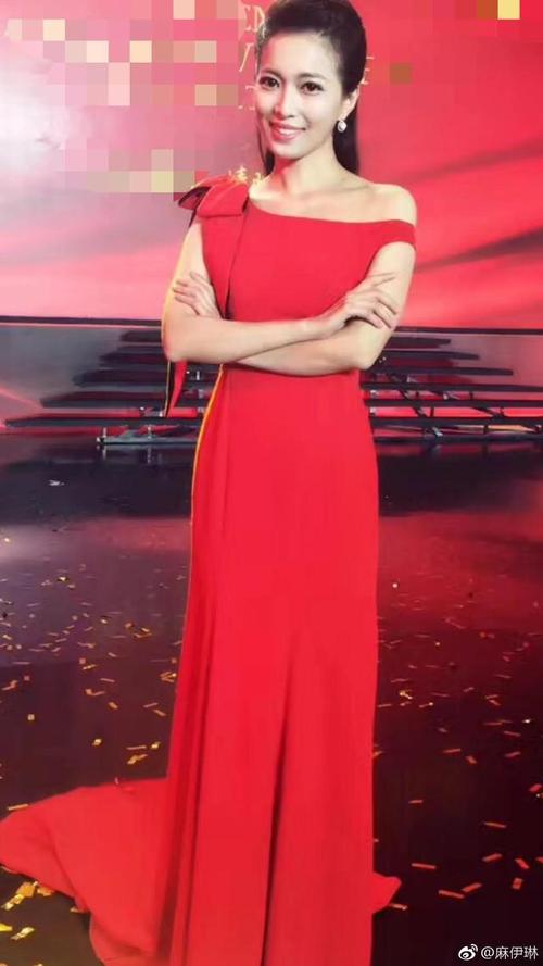 邱启明老婆,邱启明第一任妻子(邱启明女儿)