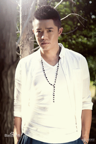 凤凰传奇曾毅资料，凤凰传奇曾毅老(凤凰传奇的曾毅怎么了?)