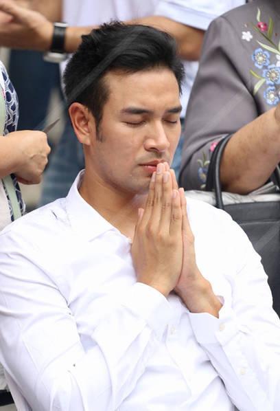 泰国明星出家,泰国出家代表什么(泰国人的出家) 泰国明星出家,泰国出家代表什么(泰国人的出家)