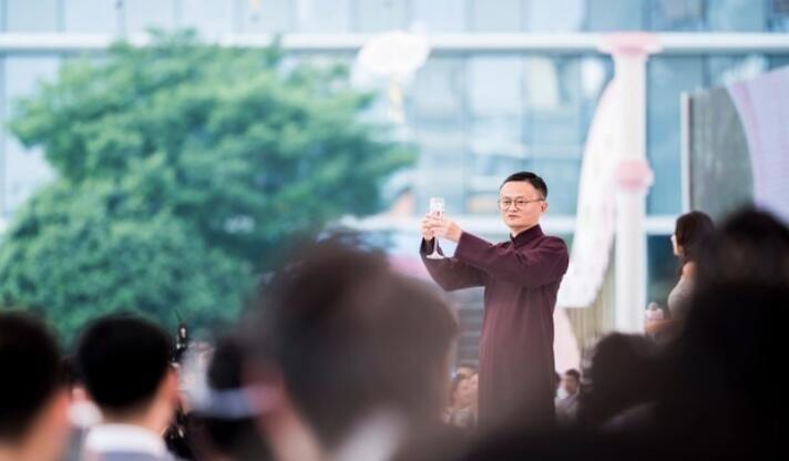 歌手香香为什么不红她现在在干嘛 歌手香香为什么不红她现在在干嘛