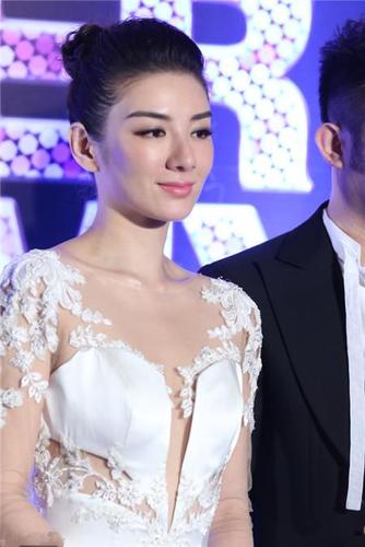 黄奕离婚了吗，黄奕有几任老公(黄奕为什么离的婚)