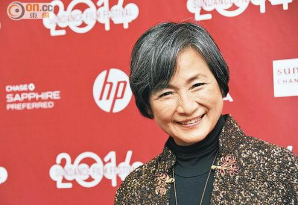 郑佩佩是樊少皇的母亲真的吗？郑佩佩为什么