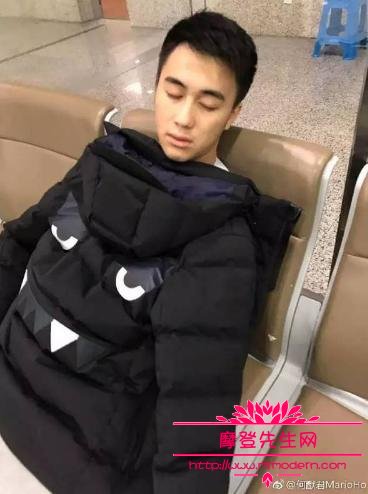 何猷君现在的女友是谁?何猷君为何机场遭冷(何猷君机场受到不公正待遇事件) 何猷君现在的女友是谁?何猷君为何机场遭冷(何猷君机场受到不公正待遇事件)