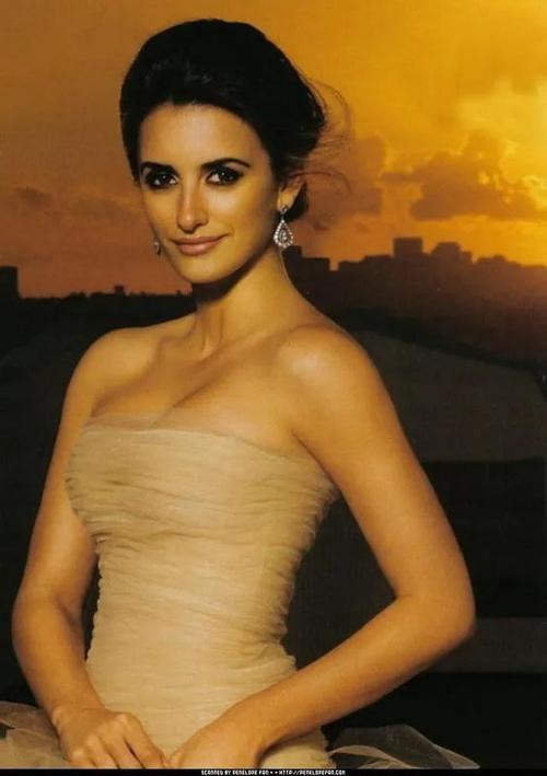 好莱坞女星排名，英国女王(好莱坞女星排名前十)