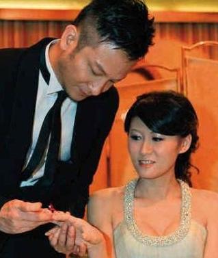 高山峰结婚，佘雅静结婚