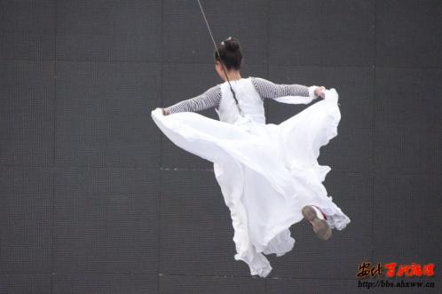 吊威亚为什么看不见？吊威亚摔死的明星名单(吊威亚死亡)