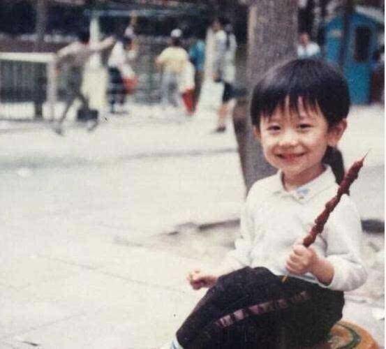 张一山的父母，张一山宣布无限期退(张一山宣布无限期退出娱乐圈)