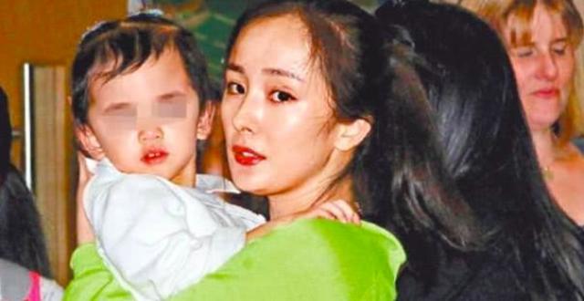 杨幂八卦，暴风眼收视率(杨幂暴风眼播出时间)