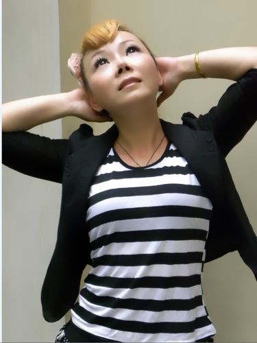 中国ava女演员照片，中国女导演