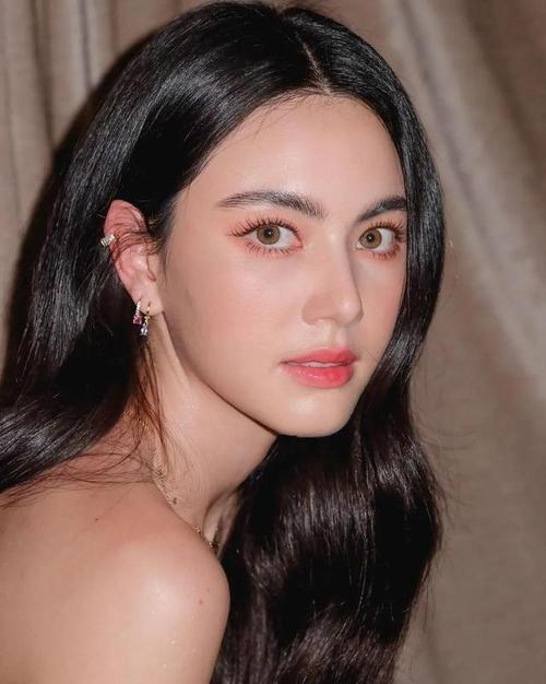 泰国十大女星，泰国noon女星(泰国第一美女明星noon2020)