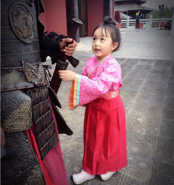 刘楚恬家里是做什么的(刘楚恬是谁家的)