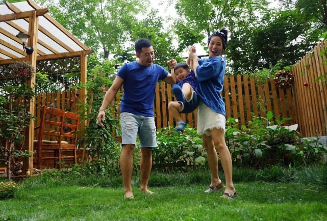 黄英老公曹帅个人资料(黄英曹帅回娘家的照片)