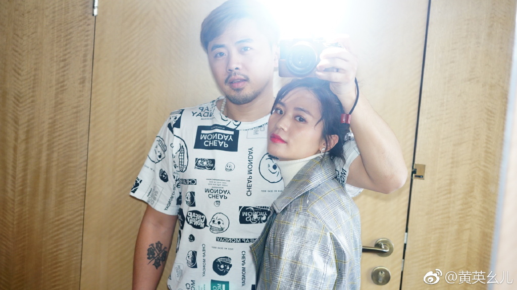 黄英老公曹帅个人资料(黄英曹帅回娘家的照片)