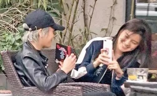 窦靖童承认出柜，谢霆锋公开复婚(窦靖童分手)