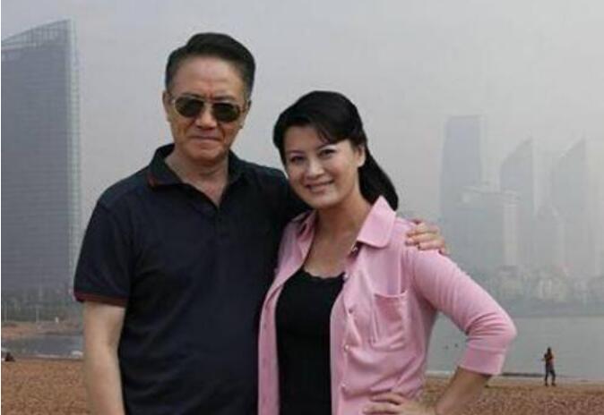 李野萍和冯雷长得好像对比照(李野萍与冯雷) 李野萍和冯雷长得好像对比照(李野萍与冯雷)