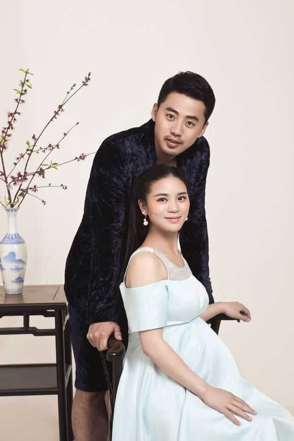 黄英老公曹帅个人资料(黄英曹帅回娘家的照片)