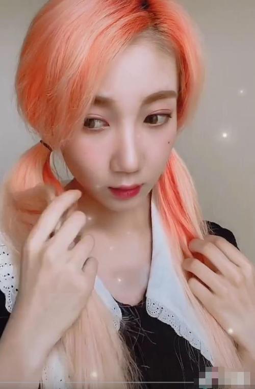 乃万真名,韩沐伯家境