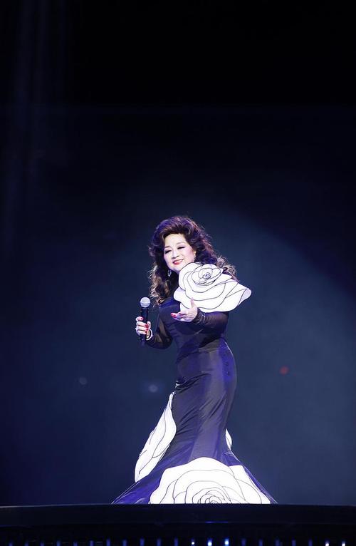 徐小凤图片,韩宝仪全部歌曲(一首韩宝仪)